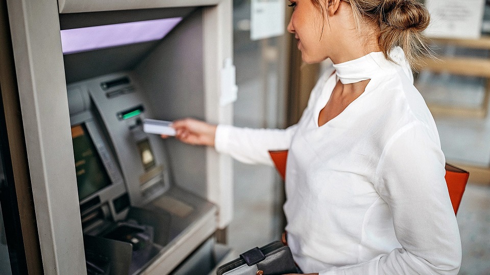 Korean Banks Let People Withdraw Cash from ATMs Using QR Codes